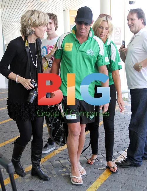 Shane Warne Arrives in Perth