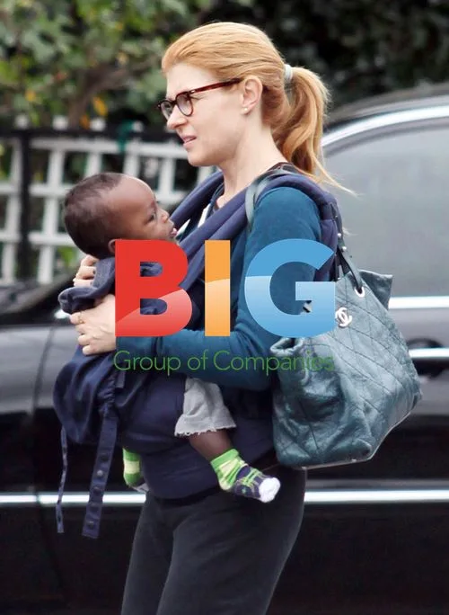 Connie Britton and son Yoby out for coffee