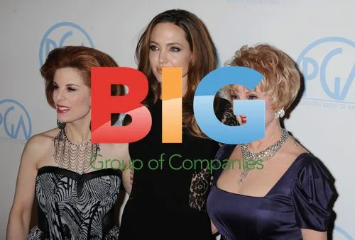 Kat Kramer, Angelina Jolie and Karen Kramer at Producers Guild Awards