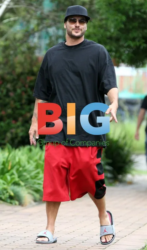 Kevin Federline Visits Hospital in Australia