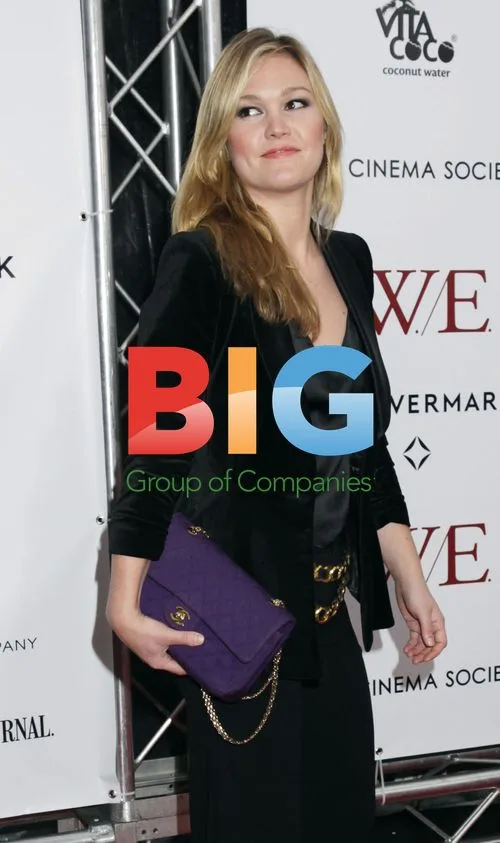 Julia Stiles at W.E. Premiere