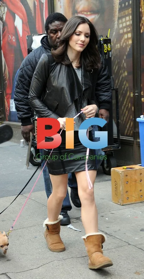 Katharine McPhee Walking Dogs on 'Smash' Set
