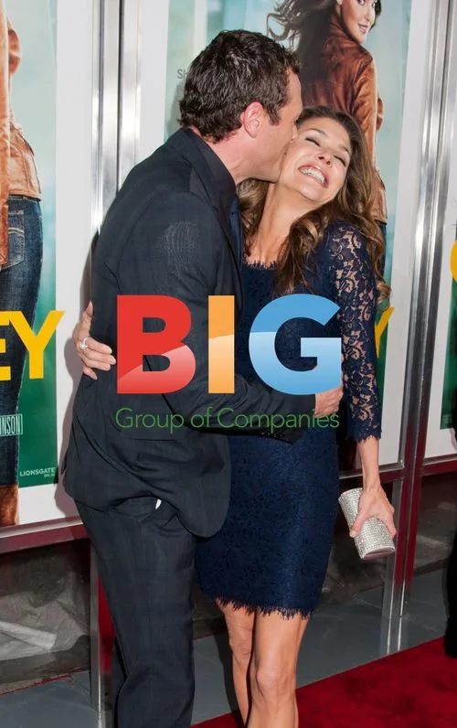 Jason O'Mara and Paige Turco at One for the Money premiere