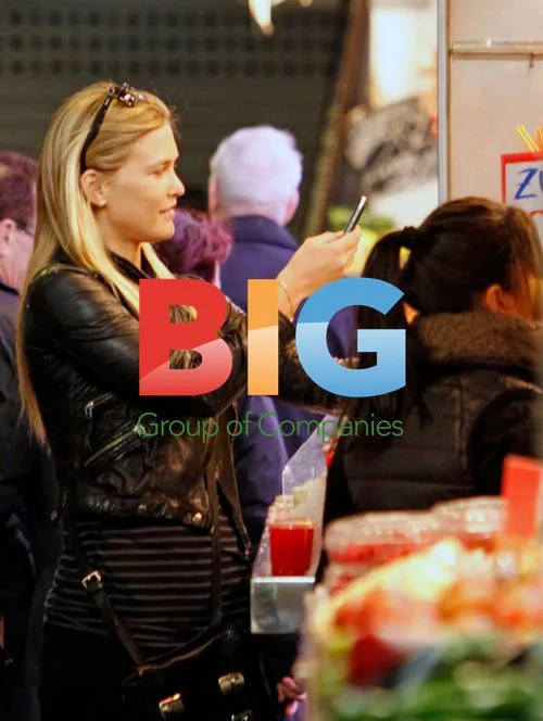 Bar Refaeli Walks in Barcelona