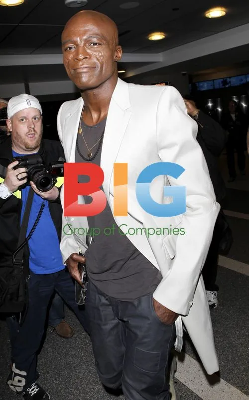 Seal Departs LAX Amid Klum Split