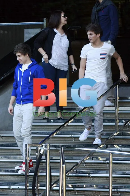 One Direction Greeted By Fans