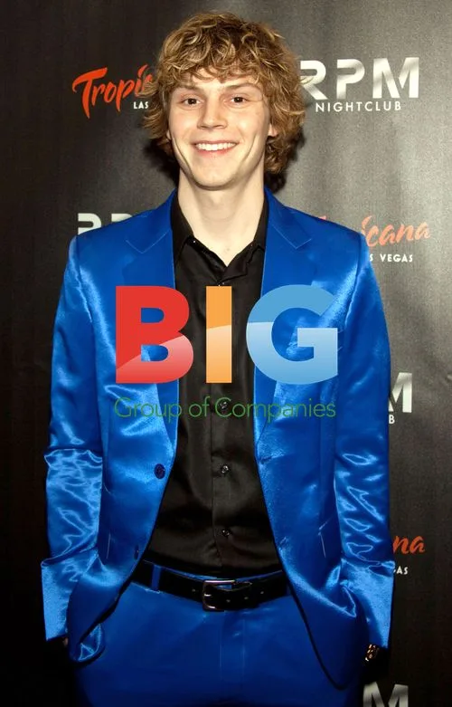 Evan Peters Celebrates Birthday in Vegas