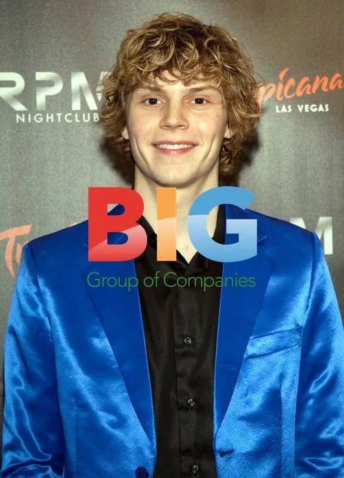 Evan Peters Celebrates Birthday in Las Vegas