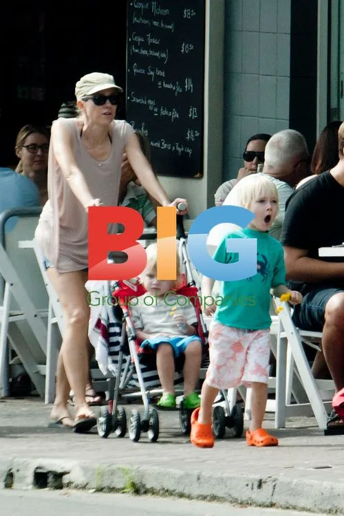 Naomi Watts and Liev Schreiber with kids in Sydney