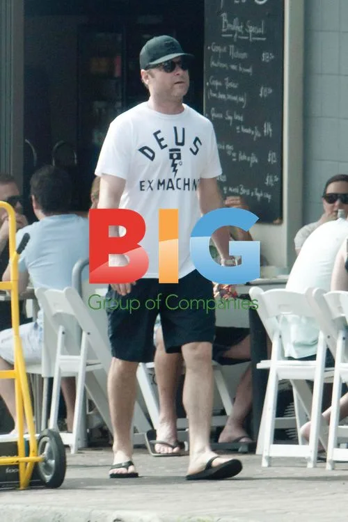Naomi Watts and Liev Schreiber with kids in Sydney