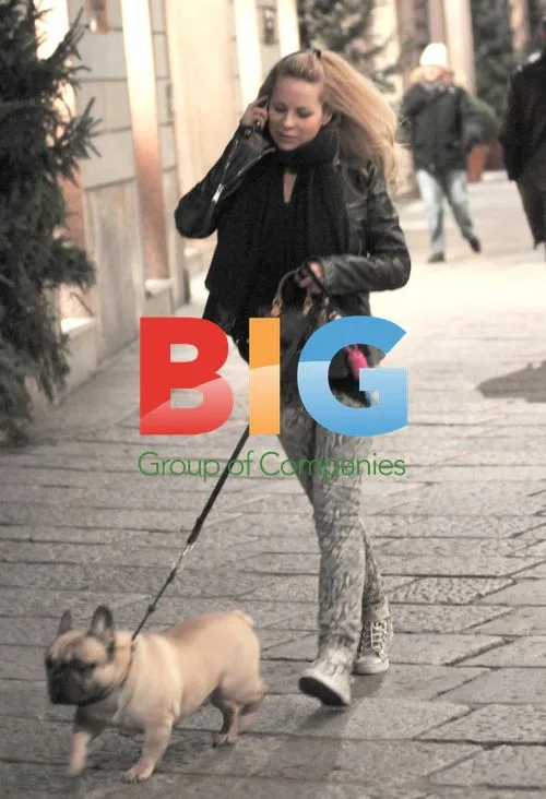 WAG Helena Segar Takes Dog for Walk in Milan