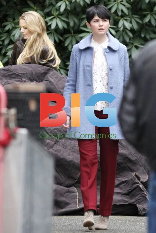 Jennifer Morrison, Ginnifer Goodwin and Eion Bailey filming 'Once Upon A Time'