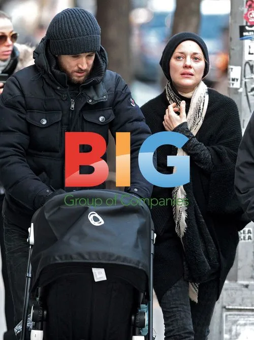 Marion Cotillard and Guillaume Canet with son in Soho, NY