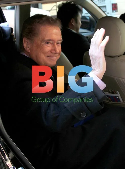 TV personality Regis Philbin leaves apartment