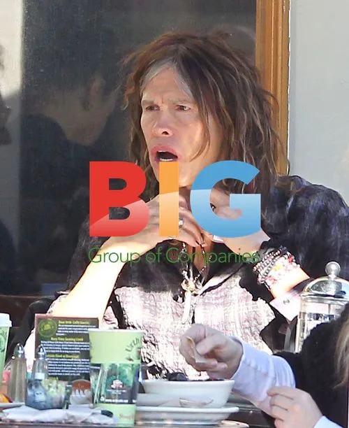 Steven Tyler Eats Breakfast with Fiance