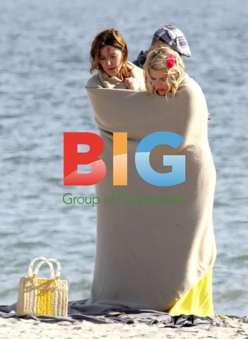 Courteney Cox on 'Cougar Town' set