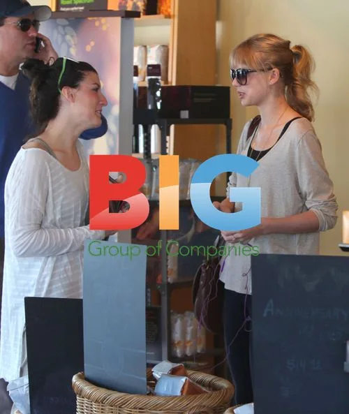 Taylor Swift Grabs Coffee in West Hollywood
