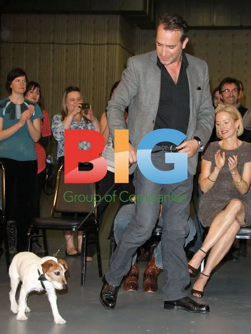 Jean Dujardin and Uggie at "The Artist" Honor