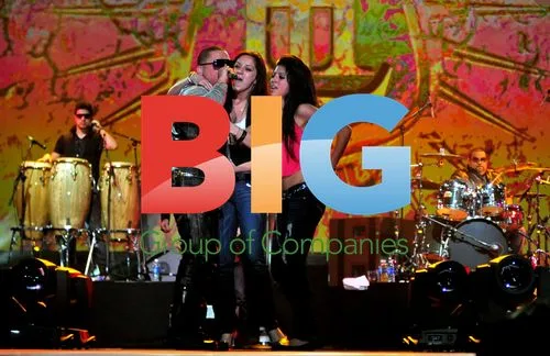Larry Hernandez performs at NFL Pepsi Musica Super Bowl Fan Jam