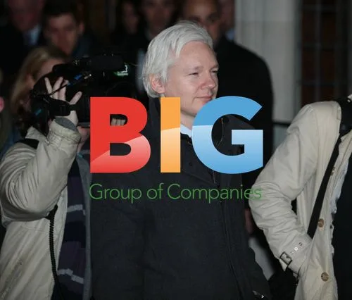 Julian Assange leaves UK court