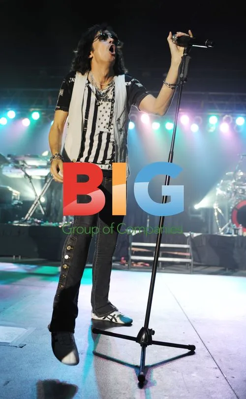 Kelly Hansen of Foreigner performs at Seminole Casino