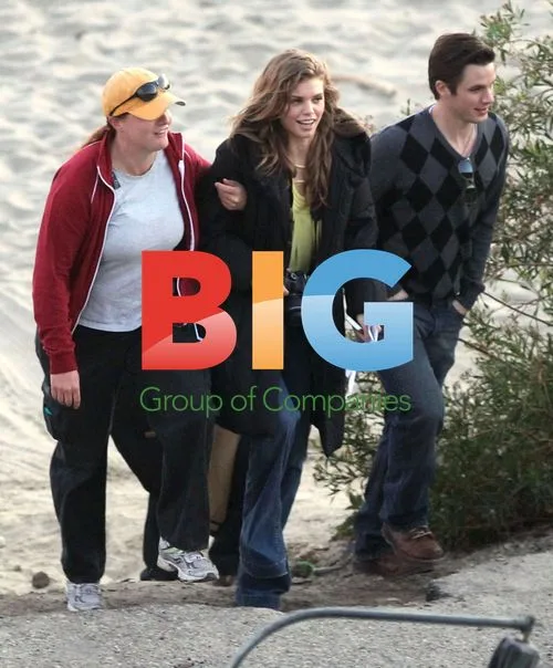 AnnaLynne McCord and Dominic Purcell on '90210' set