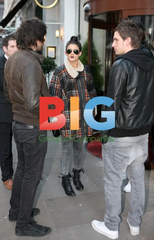 Katie Waissel Out with Velvet Red Revolver