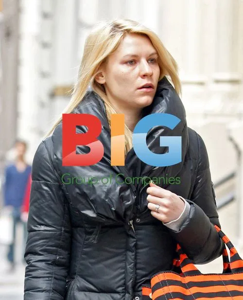 Claire Danes strolling in Soho, NYC