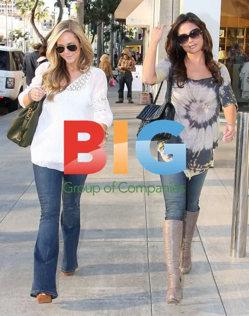 TV Personality Vanessa Minnillo-Lachey Leaving Lunch