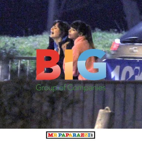 Zooey Deschanel and Hannah Simone on New Girl set