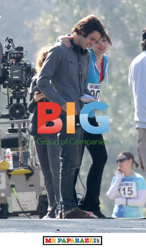 Zooey Deschanel & Hannah Simone on New Girl Set