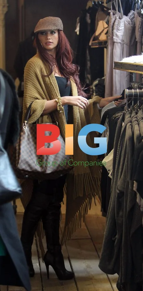 Former TOWIE Star Amy Childs Shopping in London