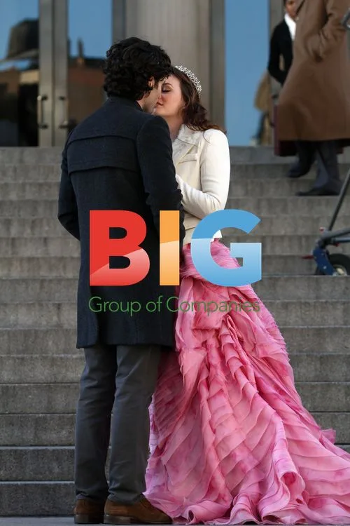 Leighton Meester and Penn Badgley on 'Gossip Girl' Set