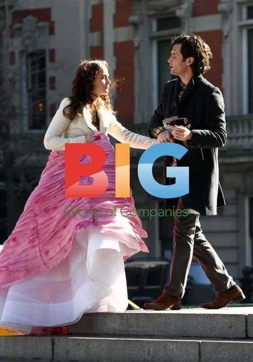 Penn Badgley and Leighton Meester on 'Gossip Girl' set