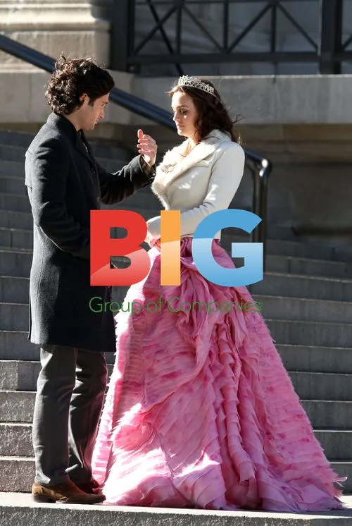 Penn Badgley and Leighton Meester on 'Gossip Girl' Set