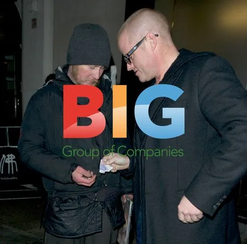 Chef Heston Blumenthal Helps Big Issue Seller