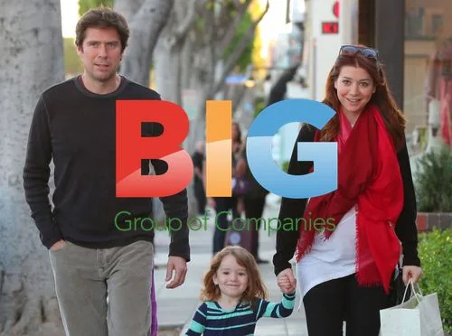 Alyson Hannigan and family shopping