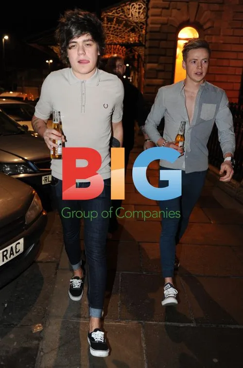 Frankie Cocozza picks up blondes in Newcastle