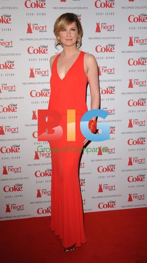 Jennifer Nettles at Heart Truth's Red Dress 2012 Show