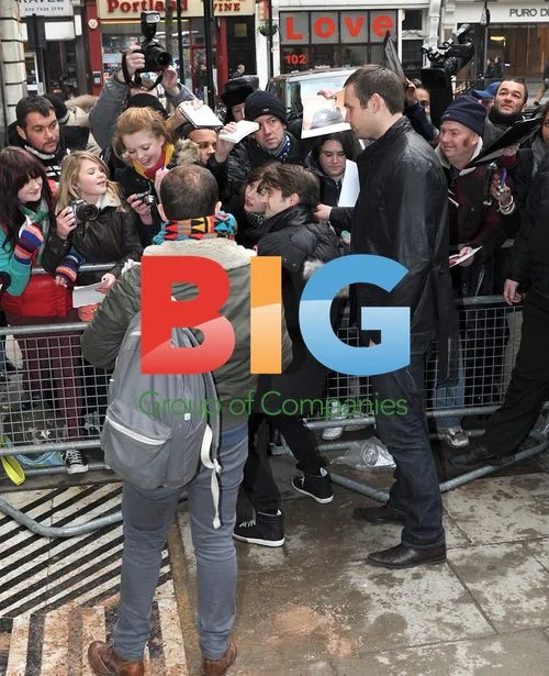 Daniel Radcliffe Leaves Radio Studios