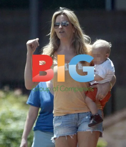 Penny Lancaster and kids at wildlife park