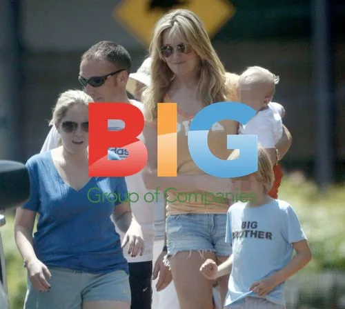 Penny Lancaster and Kids at Caversham Wildlife Park