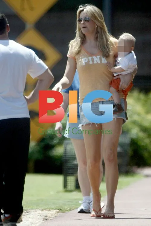 Penny Lancaster and kids at Caversham Wildlife Park
