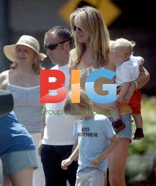 Penny Lancaster and Kids at Caversham Wildlife Park