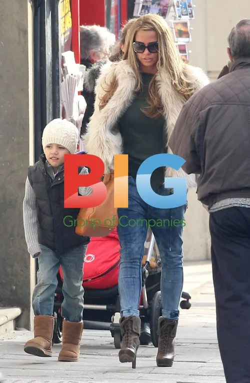 Katie Price takes kids for haircut