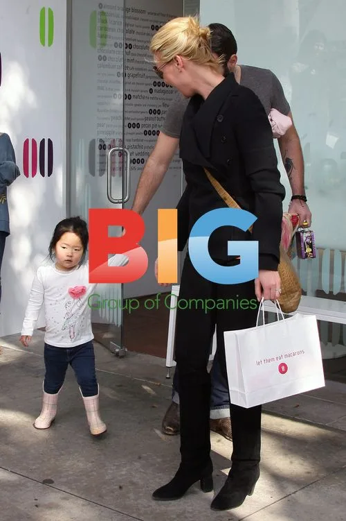 Katherine Heigl with husband and daughter