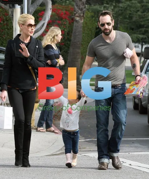 Katherine Heigl with family in Hollywood