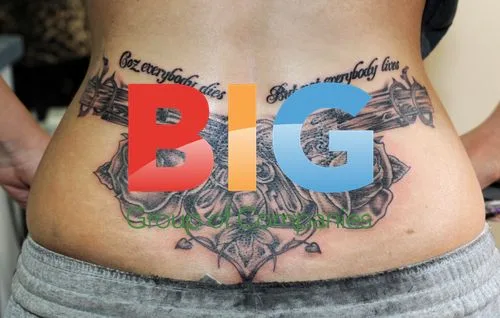 Holly Hagan Gets New Tattoo
