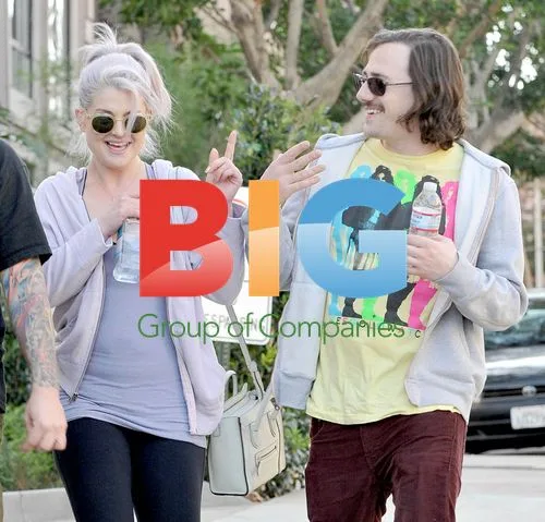 Kelly Osbourne goes for workout with friend