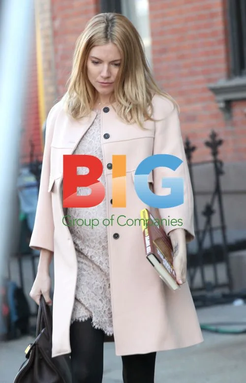 Sienna Miller on set in NYC